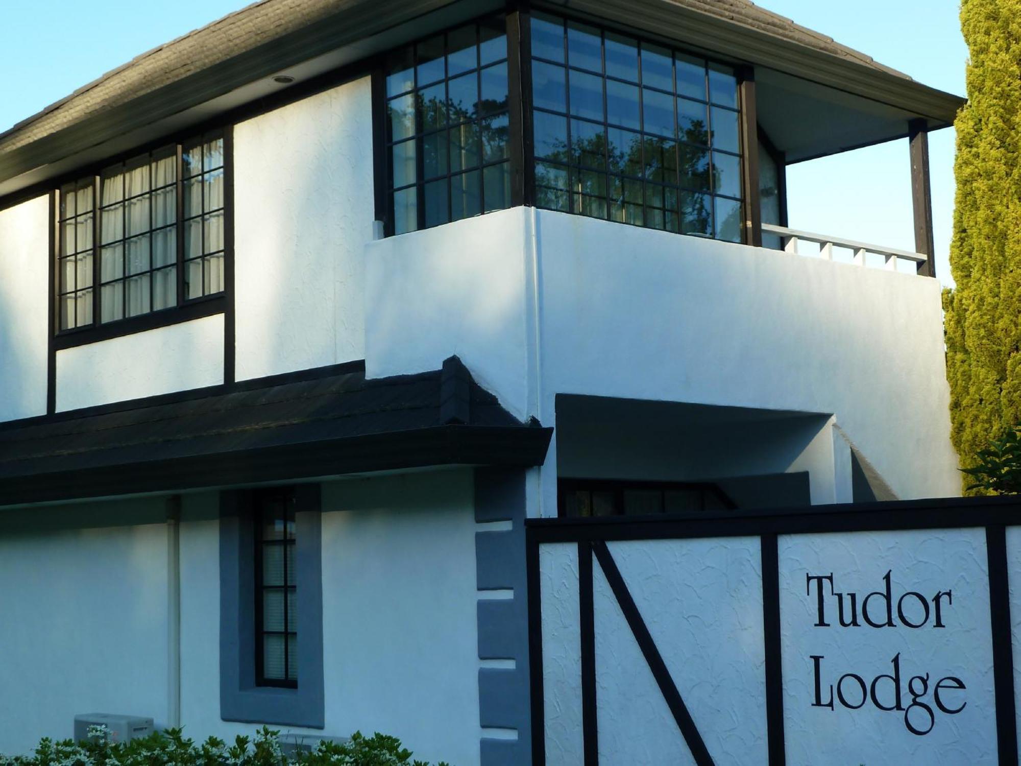 Tudor Lodge Motel Nelson Exterior photo